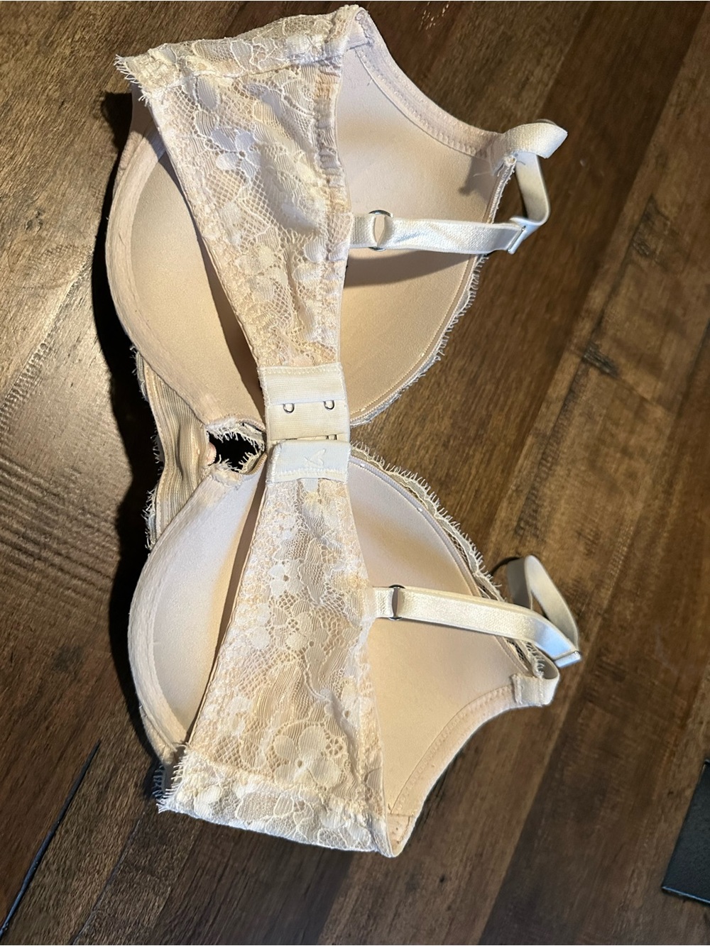Victoria's Secret Lace Push-Up Bra in Light Beige - Picture 2 of 4